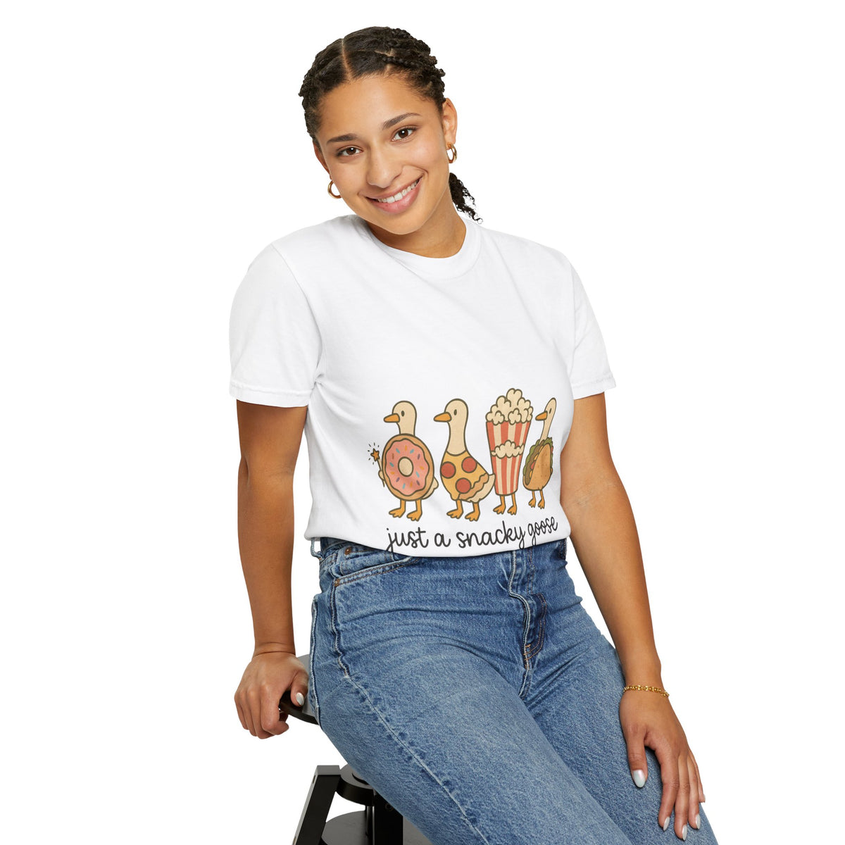 Snacky Goose T-shirt, Cute Animal Apparel, Funny Foodie Tee, Gift for Pet Lovers, Casual Wear, Quirky Shirt for All Occasions
